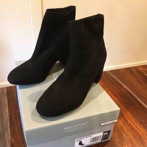Rockport stretch Size 8M Black ankle bootie